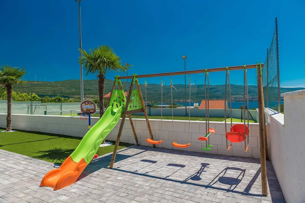3-Bedroom Villa in Pridraga for up to 8 Guests