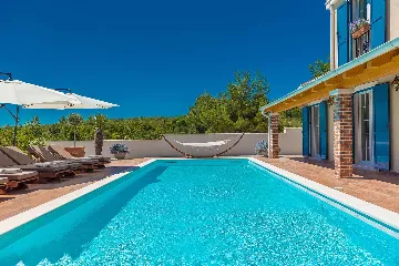 3-Bedroom Villa in Pridraga for up to 8 Guests