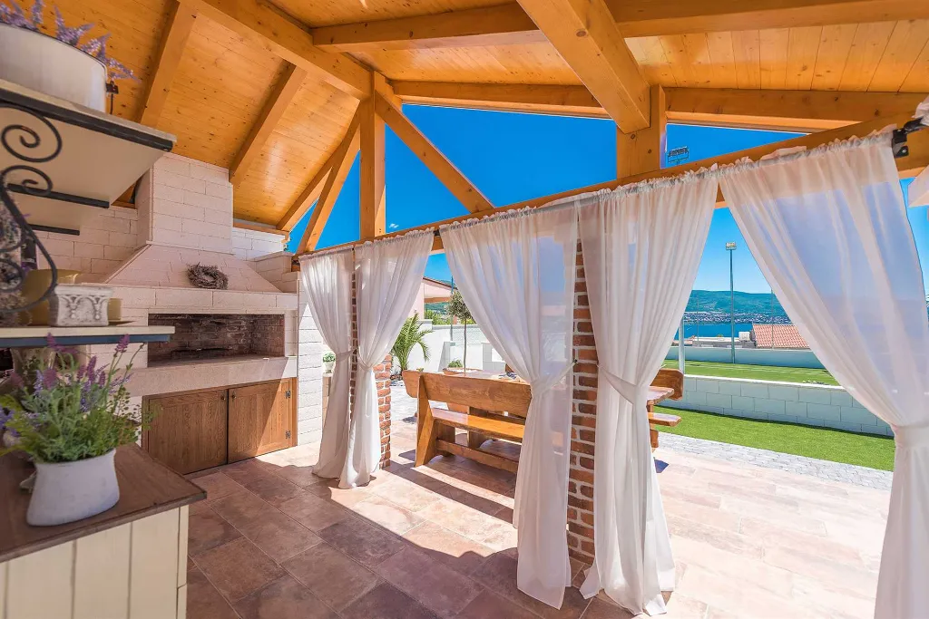 3-Bedroom Villa in Pridraga for up to 8 Guests