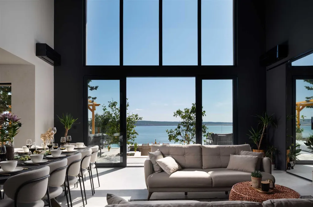 6-Bedroom Villa in Starigrad (Up to 14 Guests)