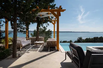 6-Bedroom Villa in Starigrad (Up to 14 Guests)