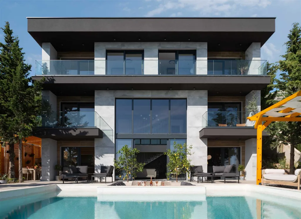6-Bedroom Villa in Starigrad (Up to 14 Guests)