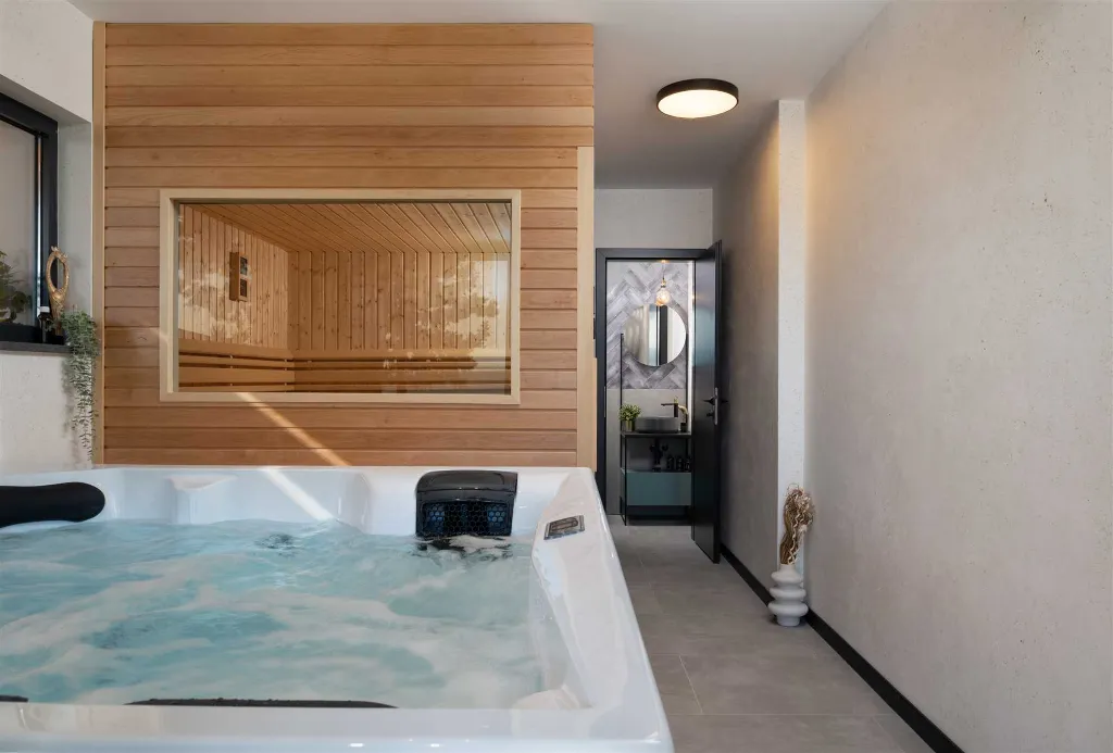 6-Bedroom Villa in Starigrad (Up to 14 Guests)