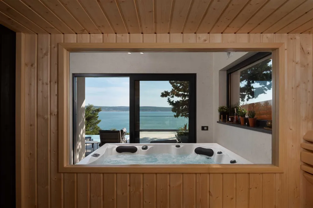 6-Bedroom Villa in Starigrad (Up to 14 Guests)
