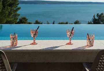 6-Bedroom Villa in Starigrad (Up to 14 Guests)