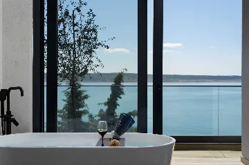 6-Bedroom Villa in Starigrad (Up to 14 Guests)