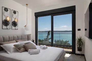 6-Bedroom Villa in Starigrad (Up to 14 Guests)