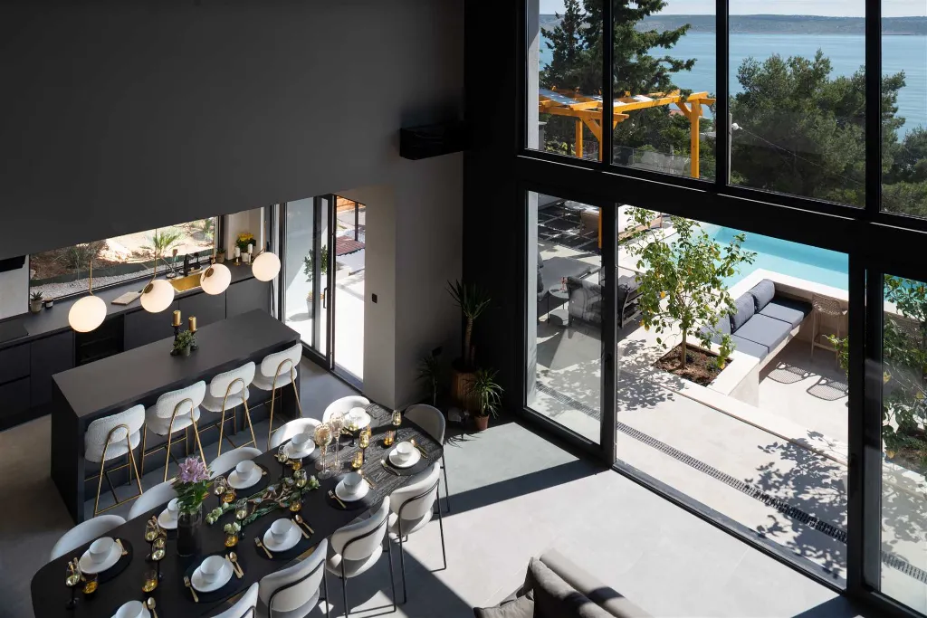 6-Bedroom Villa in Starigrad (Up to 14 Guests)