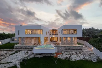 Poličnik Villa for Up to 10 Guests