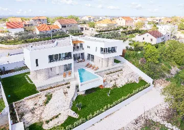 Poličnik Villa for Up to 10 Guests