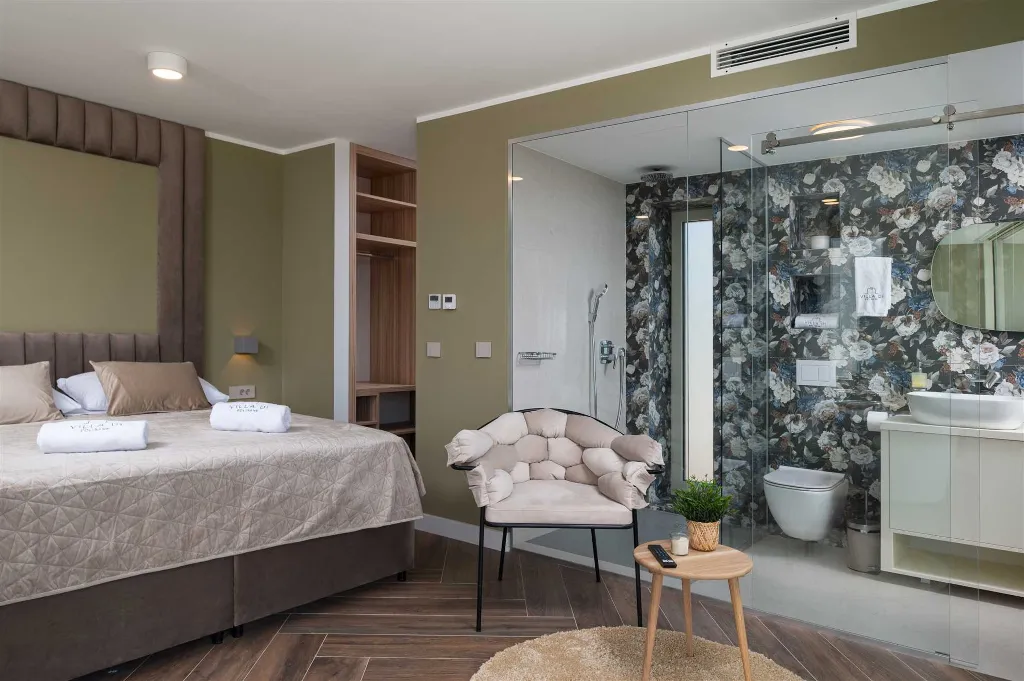 Poličnik Villa for Up to 10 Guests