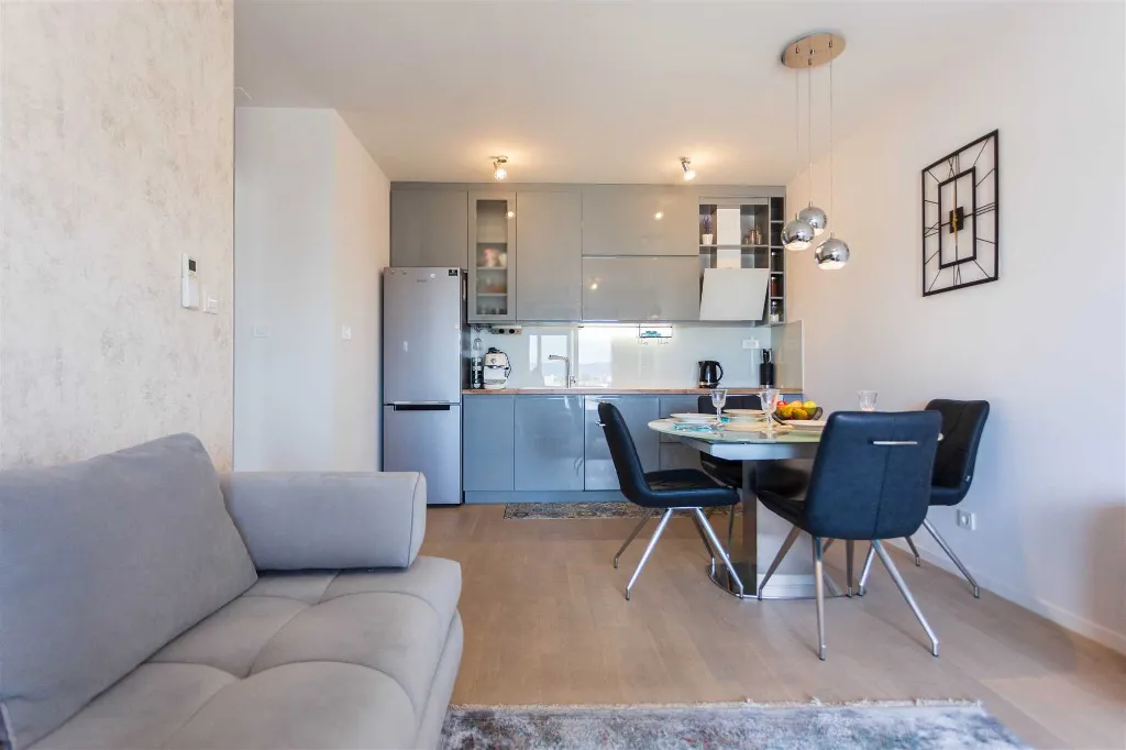 Air-Conditioned Apartment with Balcony in Zadar