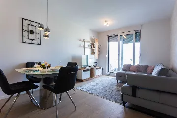 Air-Conditioned Apartment with Balcony in Zadar