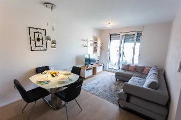 Air-Conditioned Apartment with Balcony in Zadar