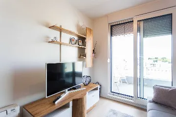 Air-Conditioned Apartment with Balcony in Zadar