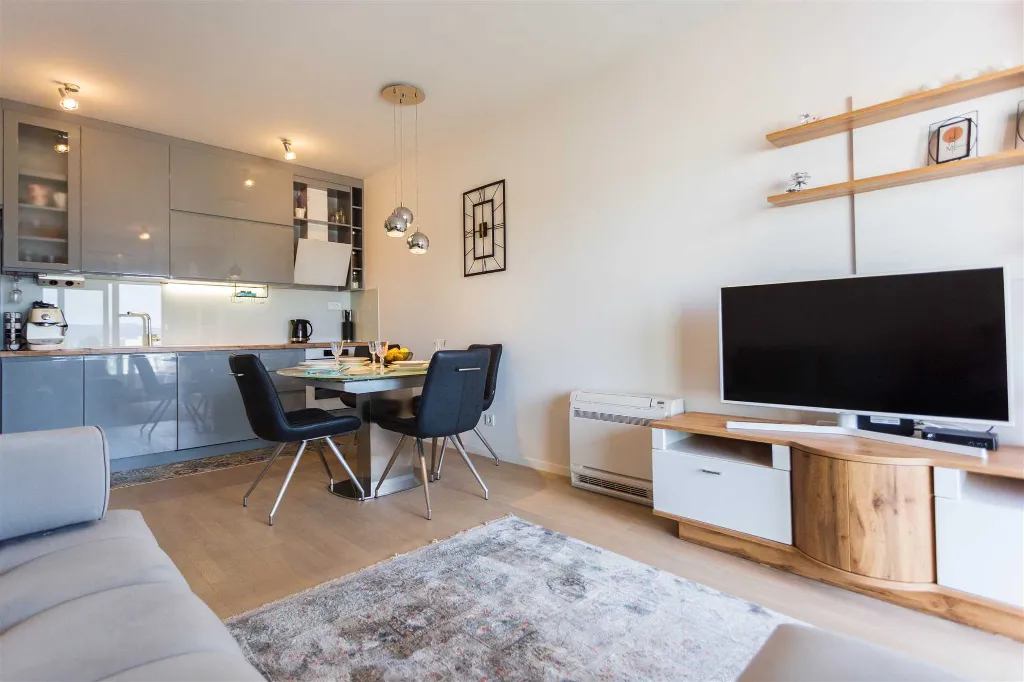 Air-Conditioned Apartment with Balcony in Zadar