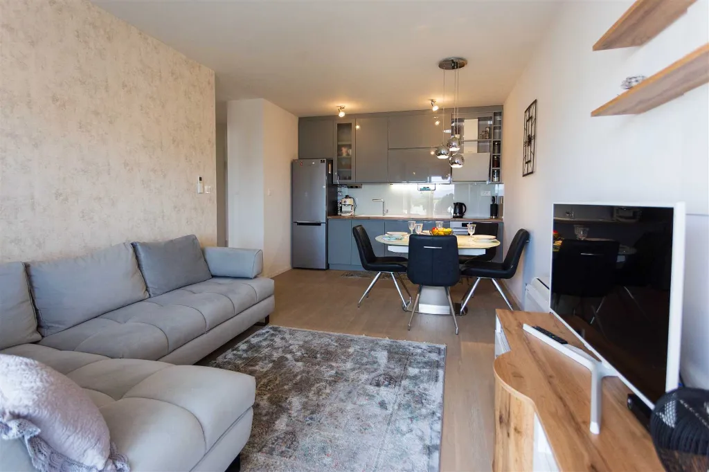 Air-Conditioned Apartment with Balcony in Zadar