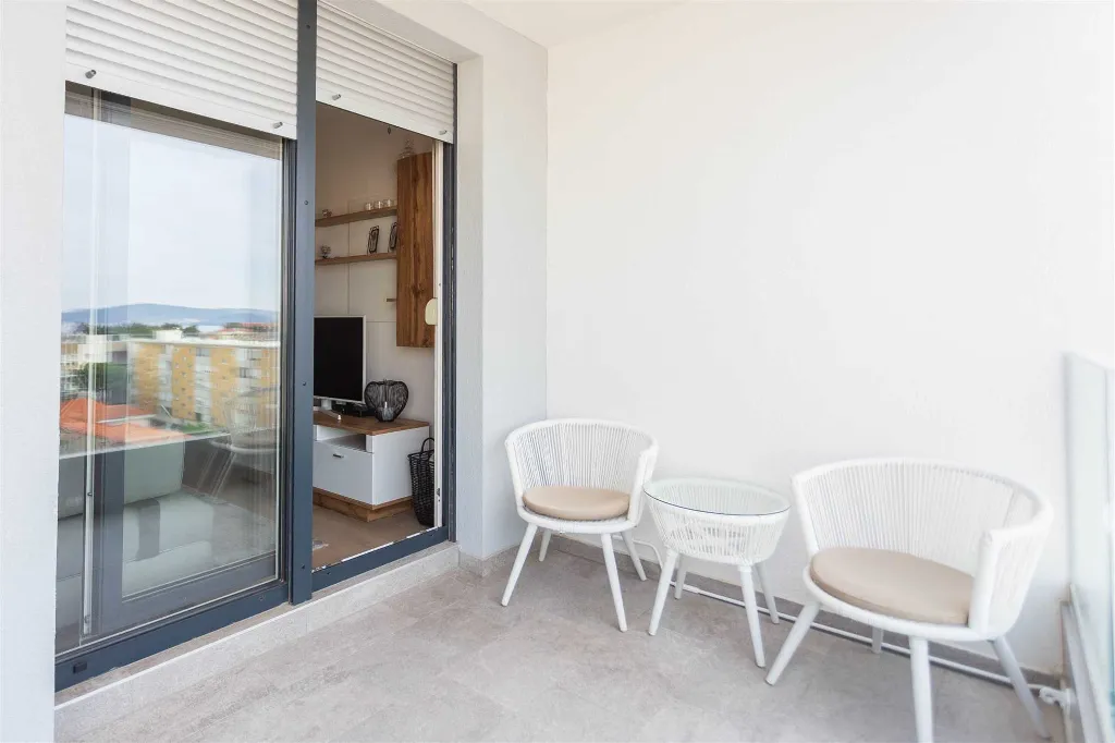 Air-Conditioned Apartment with Balcony in Zadar