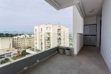 Air-Conditioned Apartment with Balcony in Zadar