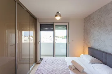 Air-Conditioned Apartment with Balcony in Zadar
