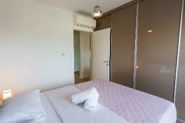 Air-Conditioned Apartment with Balcony in Zadar