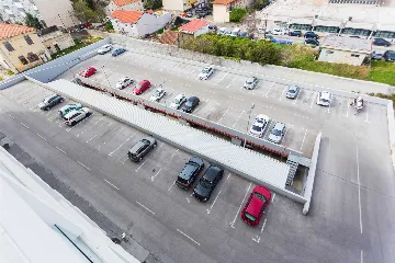 Air-Conditioned Apartment with Balcony in Zadar