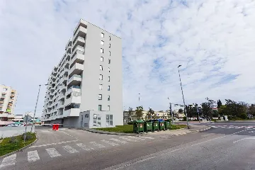 Air-Conditioned Apartment with Balcony in Zadar