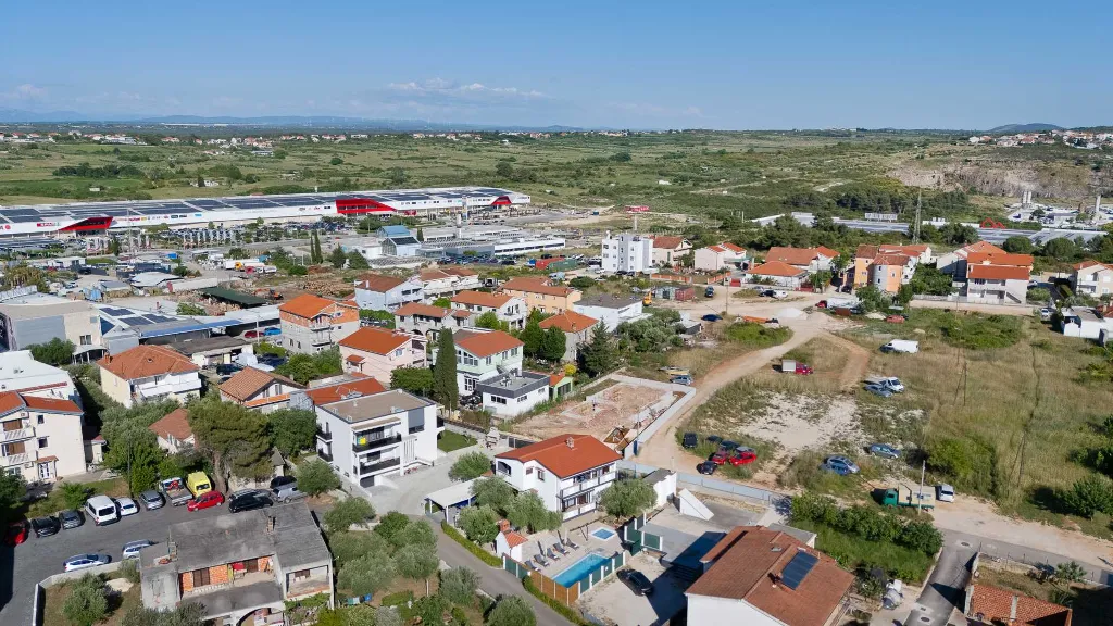 Holiday House in Zadar with Pool & Jacuzzi, up to 10