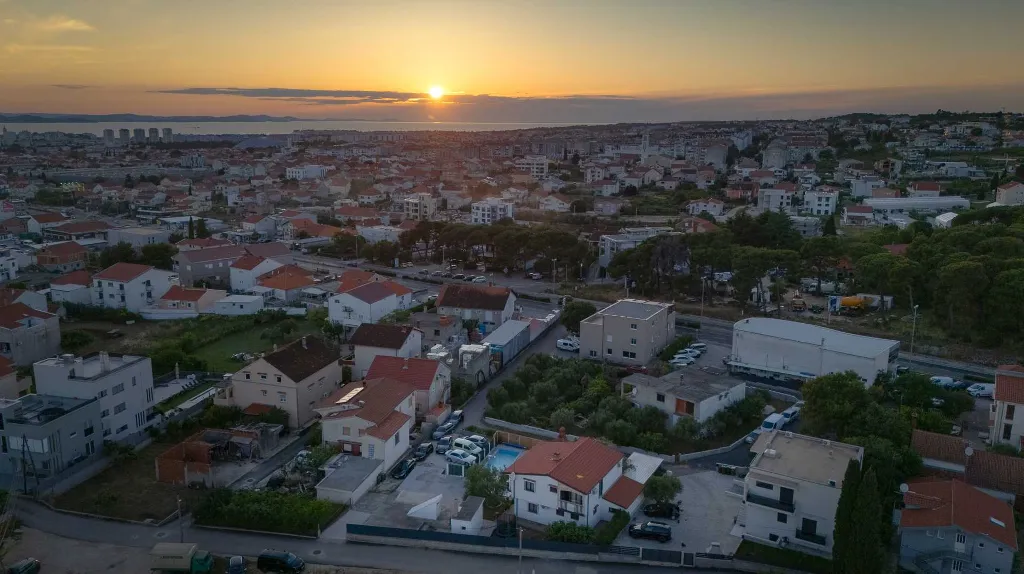 Holiday House in Zadar with Pool & Jacuzzi, up to 10