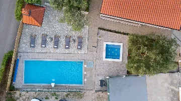 Holiday House in Zadar with Pool & Jacuzzi, up to 10