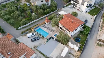 Holiday House in Zadar with Pool & Jacuzzi, up to 10
