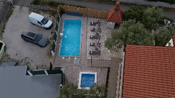 Holiday House in Zadar with Pool & Jacuzzi, up to 10