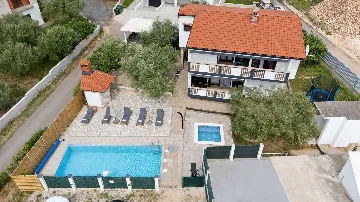 Holiday House in Zadar with Pool & Jacuzzi, up to 10
