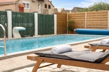 Holiday House in Zadar with Pool & Jacuzzi, up to 10