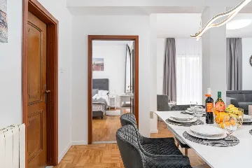 Holiday House in Zadar with Pool & Jacuzzi, up to 10