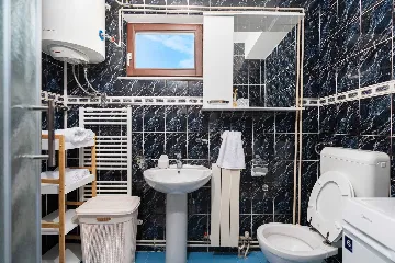 Holiday House in Zadar with Pool & Jacuzzi, up to 10