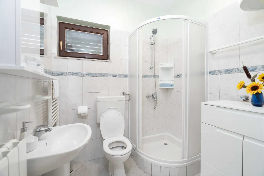 Holiday House in Zadar with Pool & Jacuzzi, up to 10