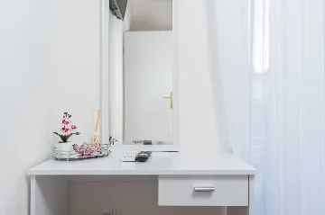 Holiday House in Zadar with Pool & Jacuzzi, up to 10