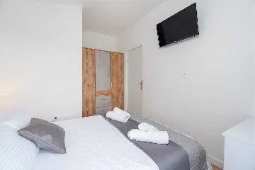 Holiday House in Zadar with Pool & Jacuzzi, up to 10