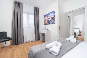 Holiday House in Zadar with Pool & Jacuzzi, up to 10