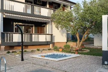 Holiday House in Zadar with Pool & Jacuzzi, up to 10