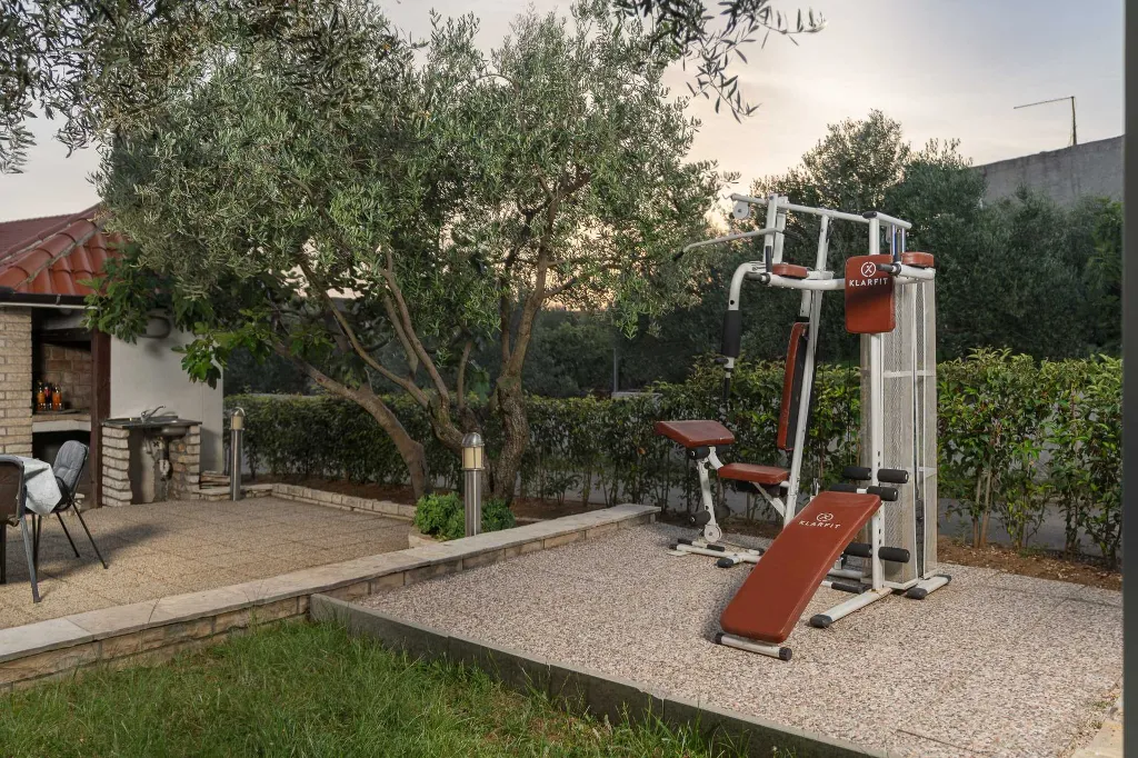 Holiday House in Zadar with Pool & Jacuzzi, up to 10