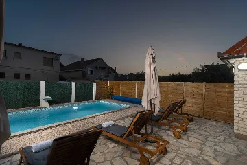 Holiday House in Zadar with Pool & Jacuzzi, up to 10
