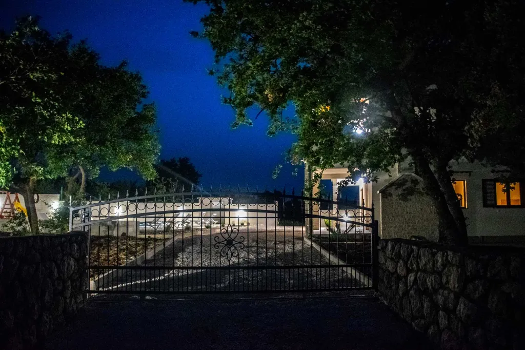 5-Bedroom Villa in Posedarje for up to 12 Guests