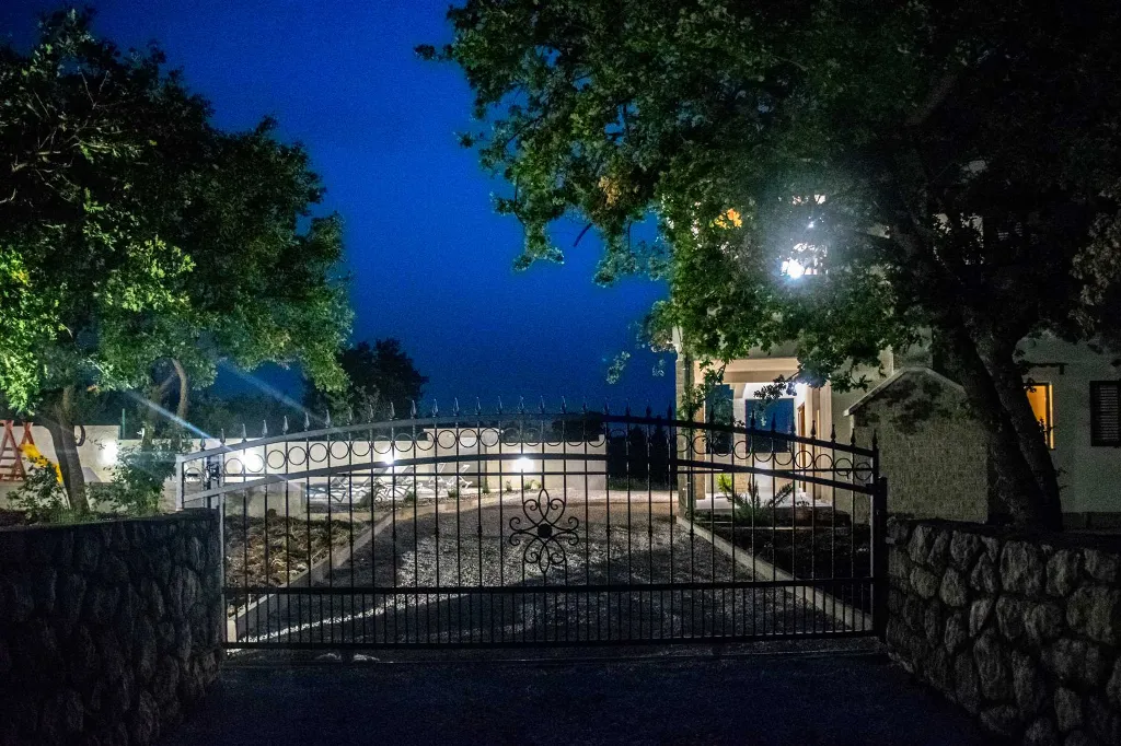 5-Bedroom Villa in Posedarje for up to 12 Guests