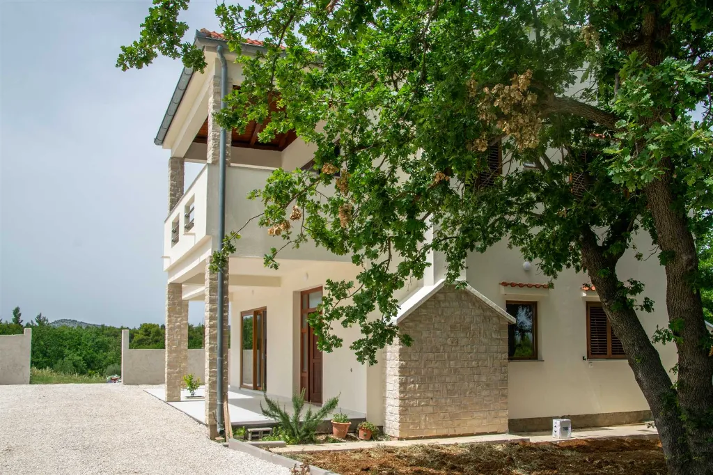 5-Bedroom Villa in Posedarje for up to 12 Guests