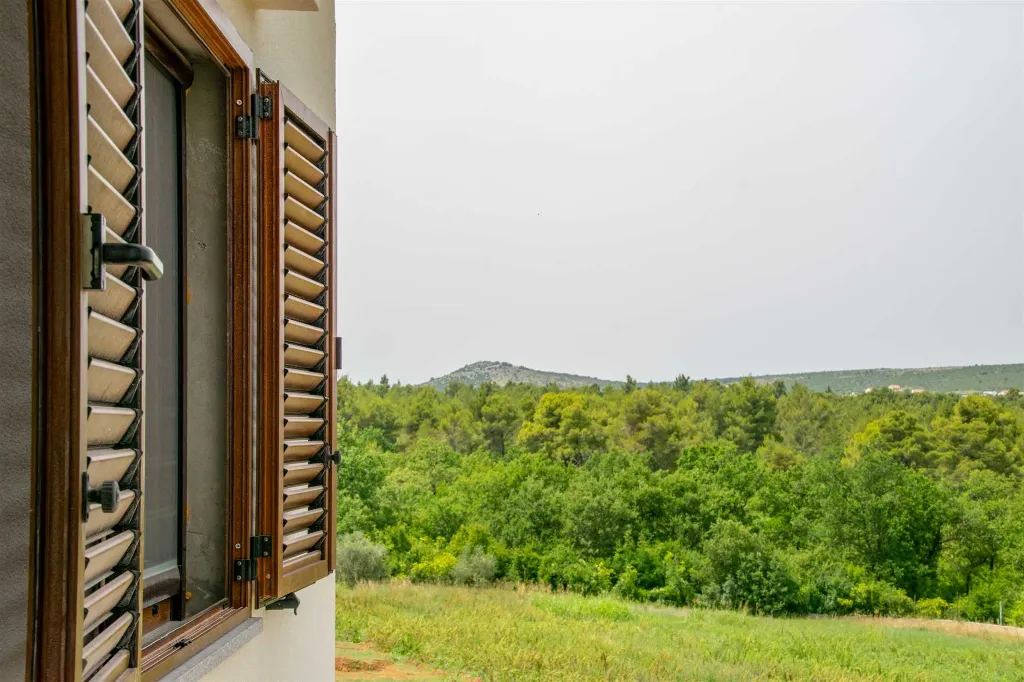 5-Bedroom Villa in Posedarje for up to 12 Guests