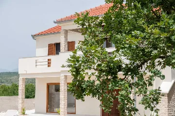 5-Bedroom Villa in Posedarje for up to 12 Guests