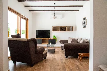 5-Bedroom Villa in Posedarje for up to 12 Guests