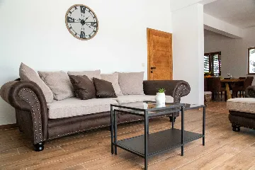 5-Bedroom Villa in Posedarje for up to 12 Guests